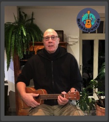 Bild Detlev Alaze mit Ukulele