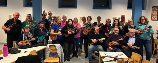 Gruppenbild Teilnehmer Ukulele-Stammtisch